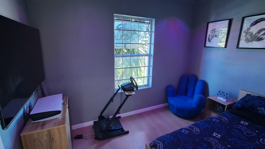 3 Bedroom Property for Sale in De Oude Spruit Western Cape